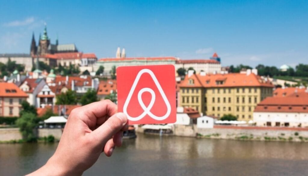 Survey: More than half of Prague residents in favor of Airbnb restrictions